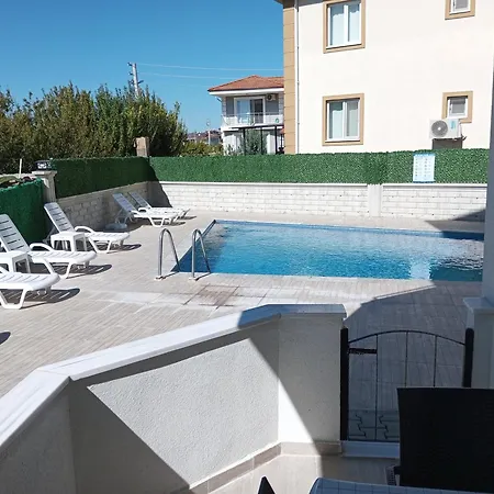 Appartement House & Hotel- Vacance , Ozguen Deniz Sitesi No 5 *