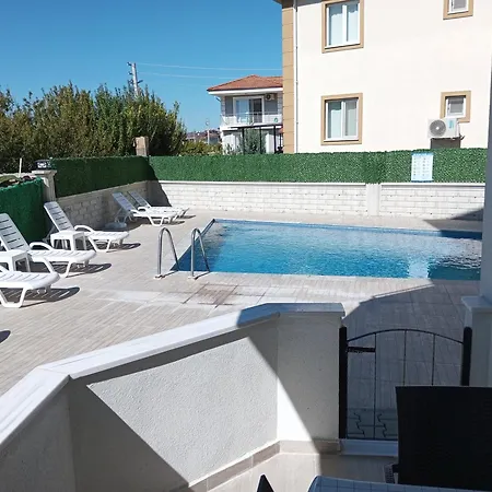 Apartamento House & Hotel- Vacance , Ozguen Deniz Sitesi No 5 *